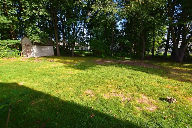 10231 Ashleys Meadow Drive, Granger, IN 46530