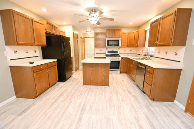 10231 Ashleys Meadow Drive, Granger, IN 46530