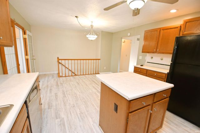 10231 Ashleys Meadow Drive, Granger, IN 46530