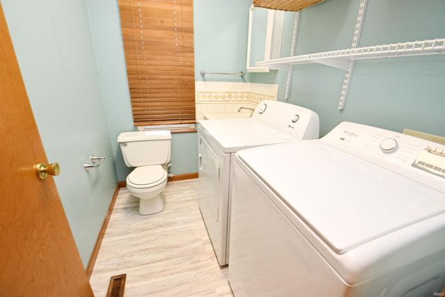 10231 Ashleys Meadow Drive, Granger, IN 46530