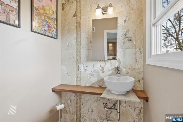 331 Undercliff Avenue, Edgewater, NJ 07020