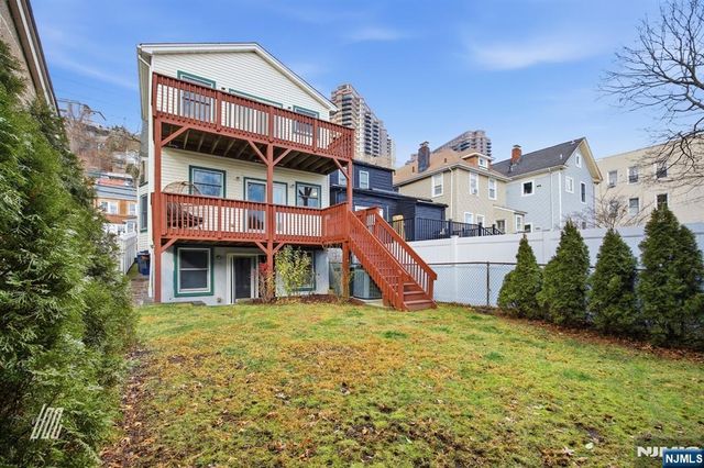 331 Undercliff Avenue, Edgewater, NJ 07020