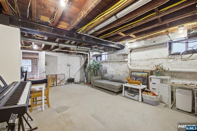 331 Undercliff Avenue, Edgewater, NJ 07020