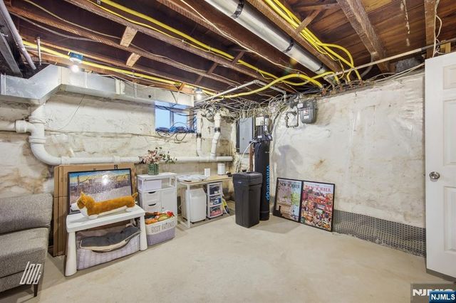 331 Undercliff Avenue, Edgewater, NJ 07020