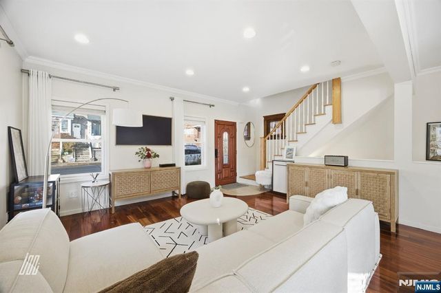 331 Undercliff Avenue, Edgewater, NJ 07020