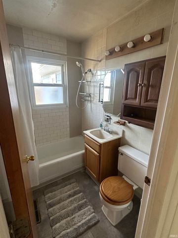 3202 S Jefferson Street, Muncie, IN 47302