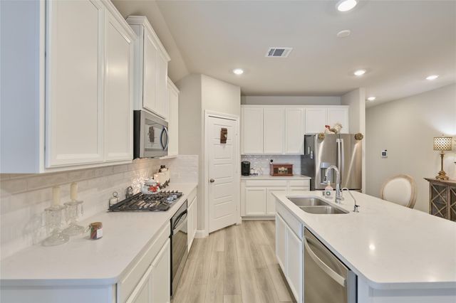 7054 Lauren Oak Drive, Conroe, TX 77304