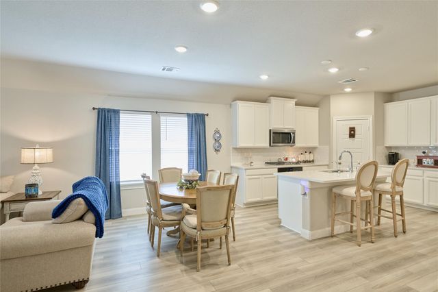 7054 Lauren Oak Drive, Conroe, TX 77304