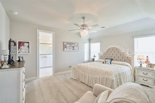 7054 Lauren Oak Drive, Conroe, TX 77304