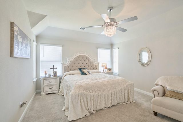 7054 Lauren Oak Drive, Conroe, TX 77304