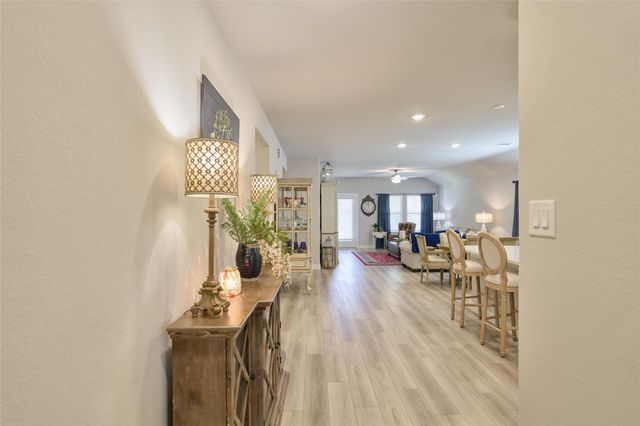 7054 Lauren Oak Drive, Conroe, TX 77304