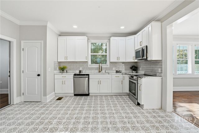 1010 E 31st Street, Savannah, GA 31401