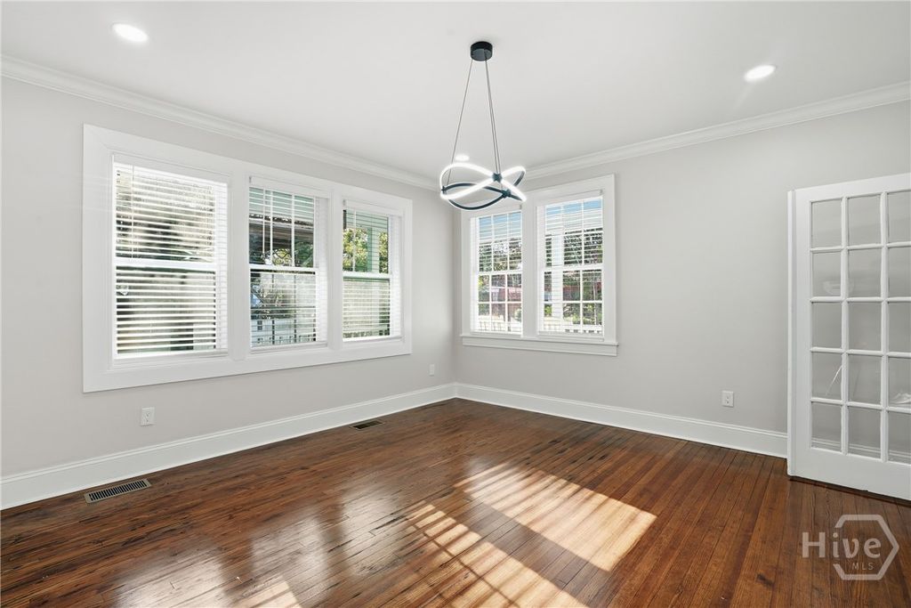 Image 13 of property listing at 1010 E 31st Street, Savannah, GA 31401
