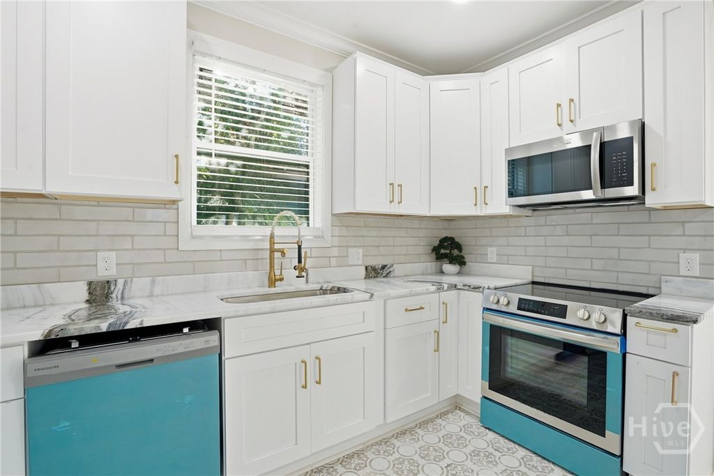 Image 20 of property listing at 1010 E 31st Street, Savannah, GA 31401