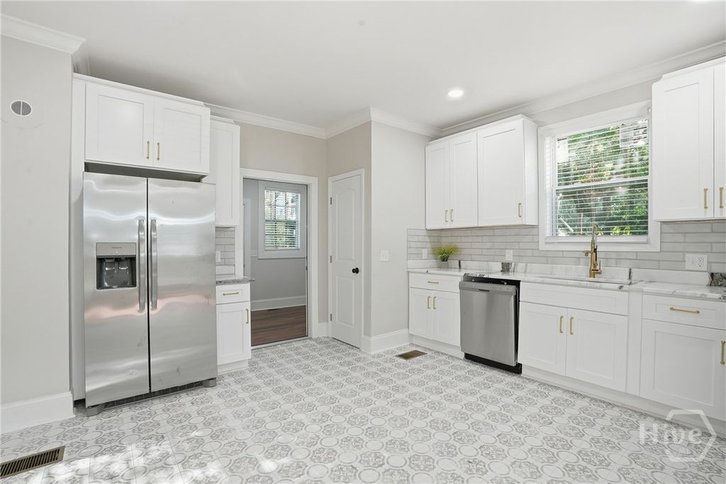 Image 34 of property listing at 1010 E 31st Street, Savannah, GA 31401