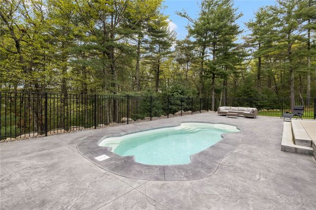 59 Club House Road, Coventry, RI 02816