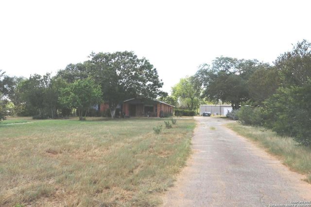 1023 Zigmont Road, Adkins, TX 78101