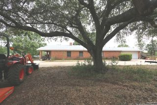 1023 Zigmont Road, Adkins, TX 78101
