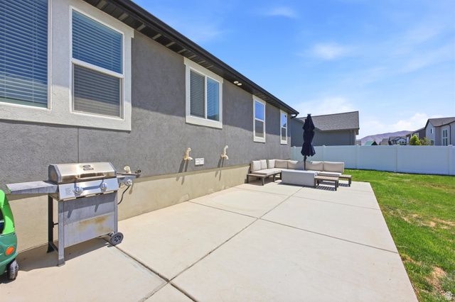 100 E GILBERT PEAK WAY, Eagle Mountain, UT 84005