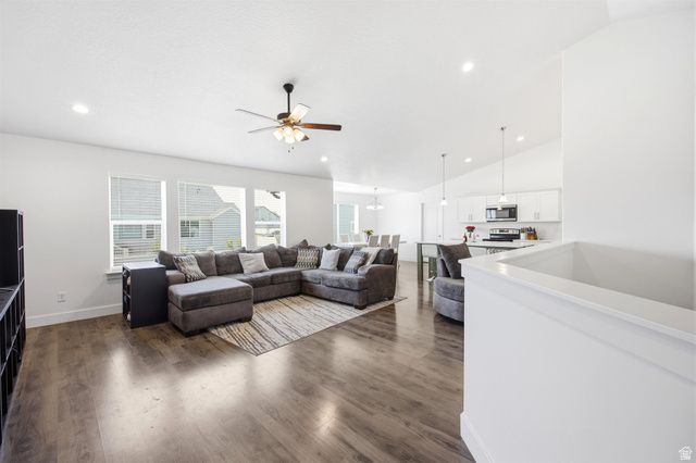 100 E GILBERT PEAK WAY, Eagle Mountain, UT 84005