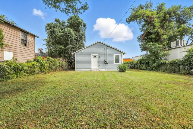 3212 Galvez Avenue, Fort Worth, TX 76111