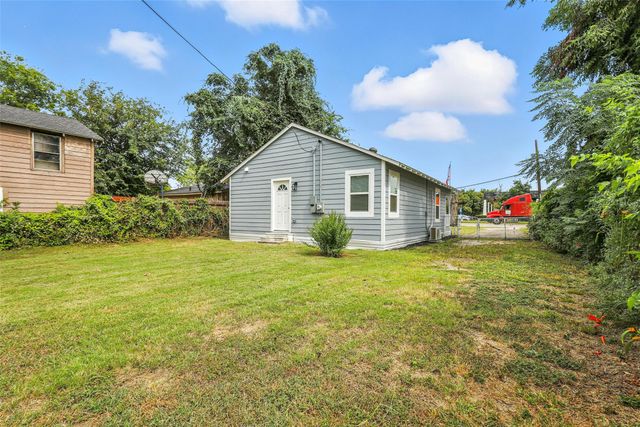 3212 Galvez Avenue, Fort Worth, TX 76111