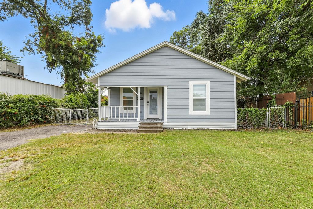 3212 Galvez Avenue, Fort Worth, TX 76111