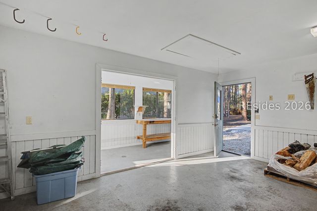 2 Brown Thrasher Rd, Hilton Head Island, SC 29926