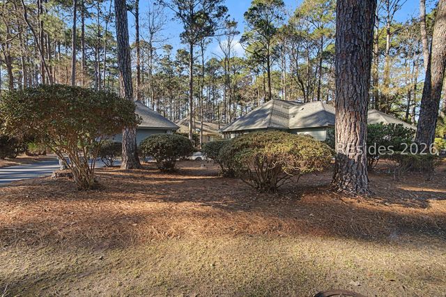 2 Brown Thrasher Rd, Hilton Head Island, SC 29926
