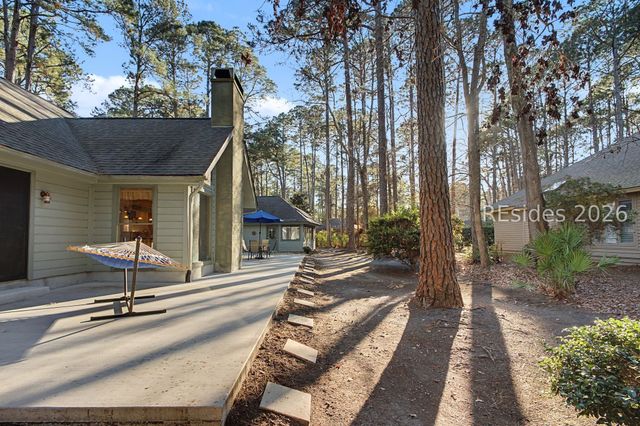 2 Brown Thrasher Rd, Hilton Head Island, SC 29926