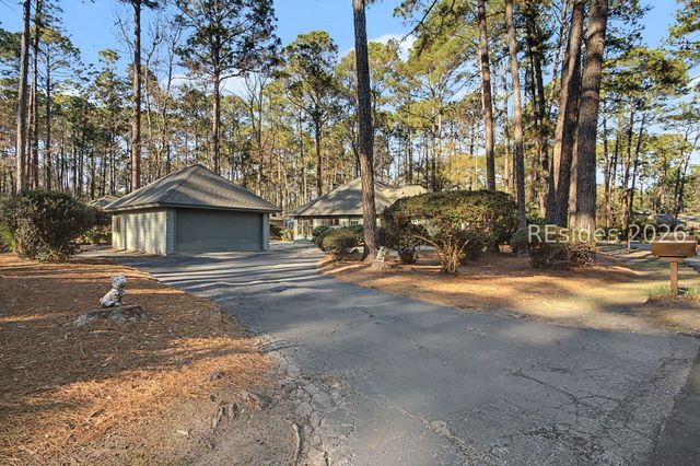 2 Brown Thrasher Rd, Hilton Head Island, SC 29926