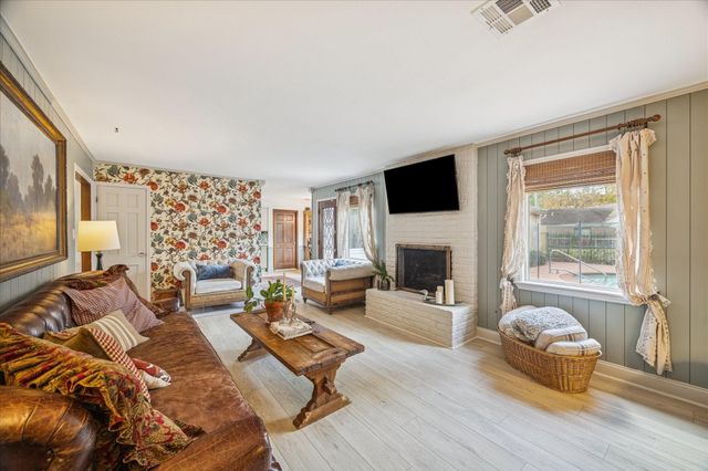 660 Louisiana Park, Conroe, TX 77302