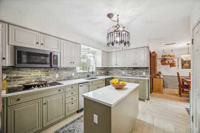 660 Louisiana Park, Conroe, TX 77302