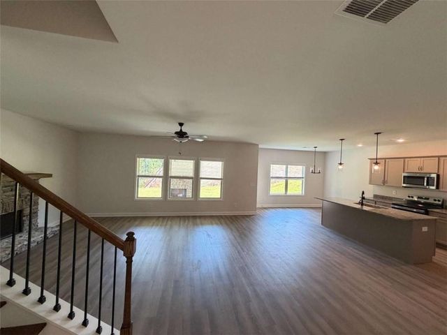 6454 Plantation Station Dr, Lula, GA 30554