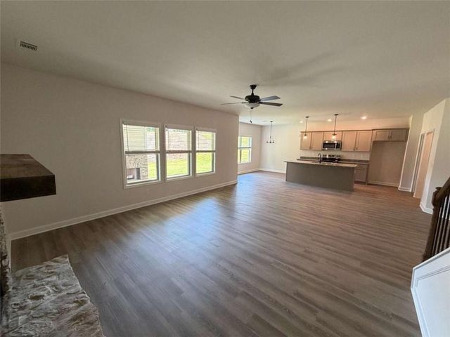 6454 Plantation Station Dr, Lula, GA 30554