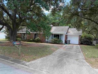 1925 Dunlap St, Pensacola, FL 32507
