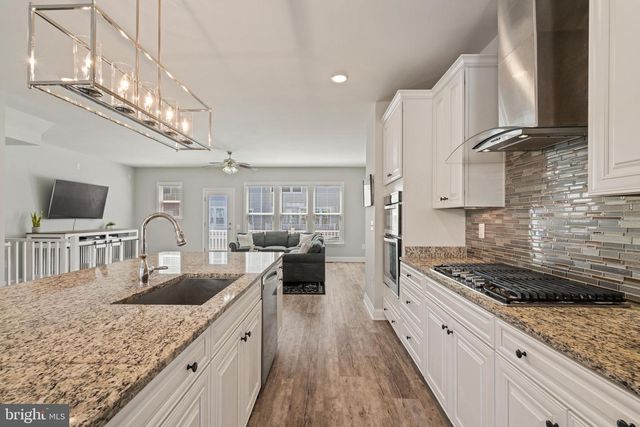 17259 HERRING GULL LN, Dumfries, VA 22026
