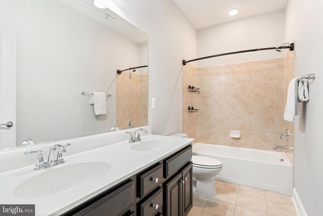 17259 HERRING GULL LN, Dumfries, VA 22026