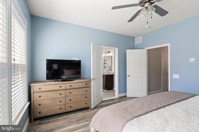 17259 HERRING GULL LN, Dumfries, VA 22026