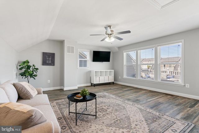 17259 HERRING GULL LN, Dumfries, VA 22026