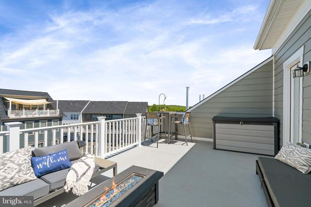 17259 HERRING GULL LN, Dumfries, VA 22026