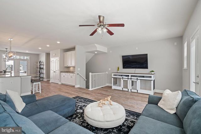 17259 HERRING GULL LN, Dumfries, VA 22026
