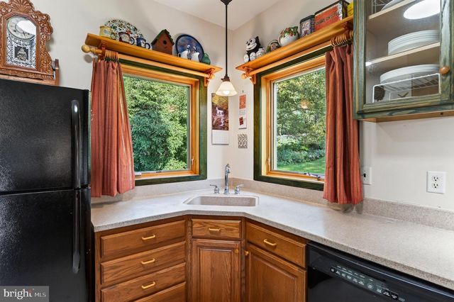 679 SPENCER RD, Avondale, PA 19311
