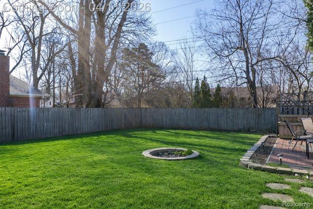 19871 Saxton Avenue, Southfield, MI 48075