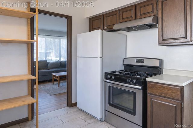 19871 Saxton Avenue, Southfield, MI 48075