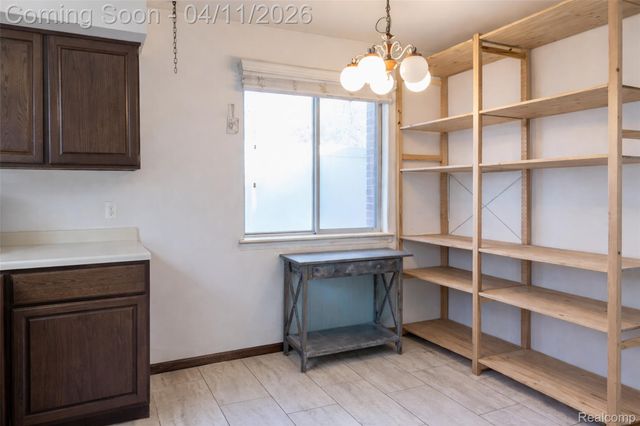 19871 Saxton Avenue, Southfield, MI 48075