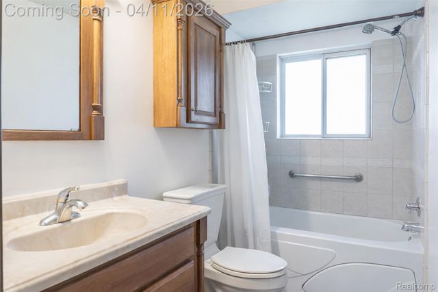 19871 Saxton Avenue, Southfield, MI 48075