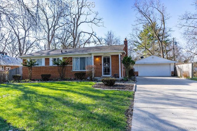 19871 Saxton Avenue, Southfield, MI 48075