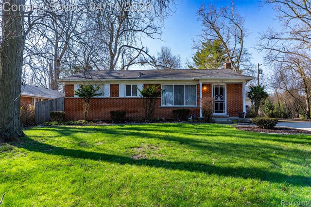 19871 Saxton Avenue, Southfield, MI 48075