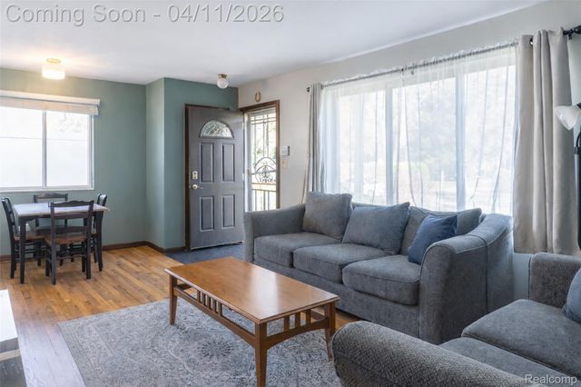 19871 Saxton Avenue, Southfield, MI 48075